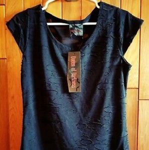 NWT Large Queen of Darkness Shredded Top